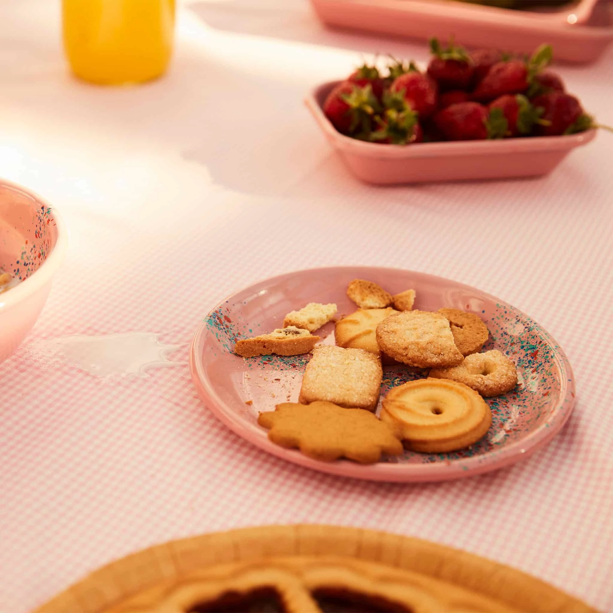 Kapka Splatter Fest Smaltato Laterale Piatto Rosa 16cm 4 Kapka Splatter Fest Smaltato Laterale Piatto Rosa 16cm - immagine 2