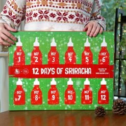 Flying Goose Ingredienti Oca Volante: 12 Giorni Di Sriracha -Negozio al dettaglio stagionatura 12 Days of Sriracha Lifestyle min 1