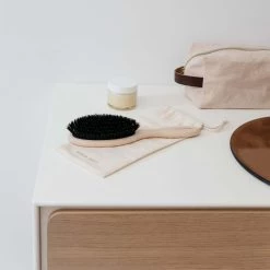 Andree Jardin Spazzola Per Capelli Grande - Legno Di Faggio & Boar Bristle Regali -Negozio al dettaglio stagionatura AJ0031 AndreeJardinBigHairBrush BeechWood BoarBristle lifestyle 1