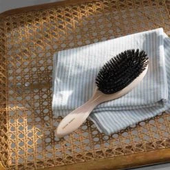 Andree Jardin Spazzola Per Capelli Grande - Legno Di Faggio & Boar Bristle Regali -Negozio al dettaglio stagionatura AJ0031 AndreeJardinBigHairBrush BeechWood BoarBristle lifestyle 7