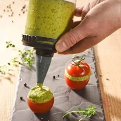 De Buyer 'Le Tube' Pro Syringe Pasticceria -Negozio al dettaglio stagionatura DB0190 DeBuyer LeTube ProPastrySyringe lifestyle 17