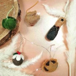 Felt So Good Sentito Così Buona Cena Di Natale Feltro Albero Decorazioni X 4 Regali -Negozio al dettaglio stagionatura FS0021 ChristmasDinnerFeltTreeDecorationsx4 lifestyle