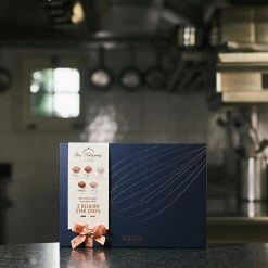 Neuhaus "Les Trésor De Neuhaus" Pralines - 30 Pezzi -Negozio al dettaglio stagionatura Ne0015 NeuhausLesTresorsdeNeuhausPralines 30Pieces lifestyle3