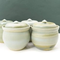 Sauerkraut Pots Vasetti Di Crauti Sauer Fatti A Mano Stoneware Fermentazione Crock In Blu 2 Litre Cookware -Negozio al dettaglio stagionatura RB0003 HandmadeStonewareFermentingCrockinBlue2litre groupwithbackgr