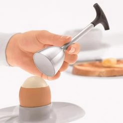 Rosle Modern Classics Egg Cracker Cookware -Negozio al dettaglio stagionatura RO0081 RosleModernClassicsEggCracker lifestyle