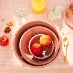 Kapka Splatter Fest Enamel Bowl Pink Enamel - Kapka -Negozio al dettaglio stagionatura ShopifyProduct 2040px 0001 Kapka 0188 64fb0229 a029 4441 be6a 73454d593fb8