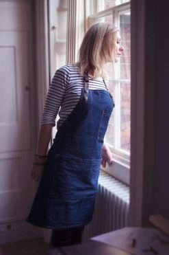 Risdon & Risdon Risdon & Risdon Denim Street Grembiule -Negozio al dettaglio stagionatura lifestyle1