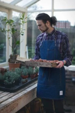 Risdon & Risdon Risdon & Risdon Denim Street Grembiule -Negozio al dettaglio stagionatura lifestyle2