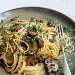 Rummo Spaghetti 500g -Negozio al dettaglio stagionatura lifestyle 0027 dried mushroom spaghetti lagoa close up