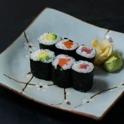 Kiji Stoneware & Ceramics Kiji Stoneware & Ceramica Sakura Blossom Piatto Quadrato -Negozio al dettaglio stagionatura square blossom plate sushi rolls